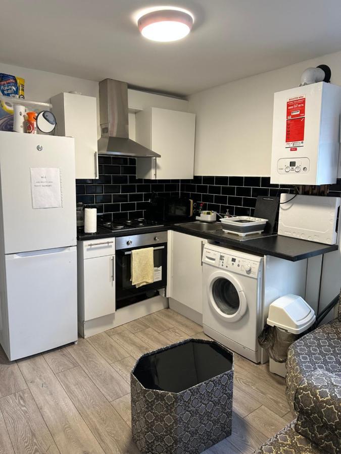 Beautiful Hoe Street First Floor One Bedroom Apartment B Walthamstow London Exterior photo